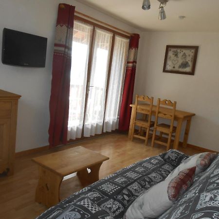 Montagne Apartamento Savines Exterior foto